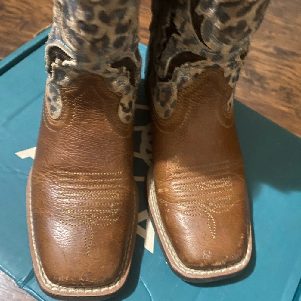 Girl ariat boots